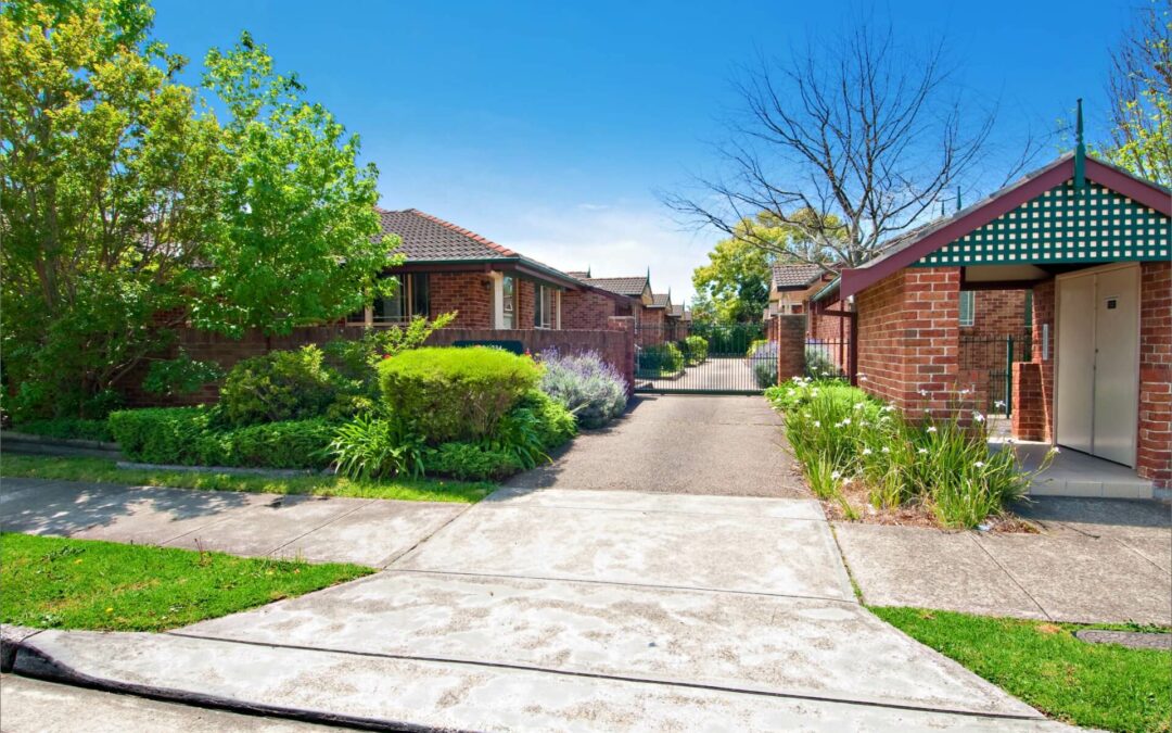 228-234 Woniora Road South (1992)